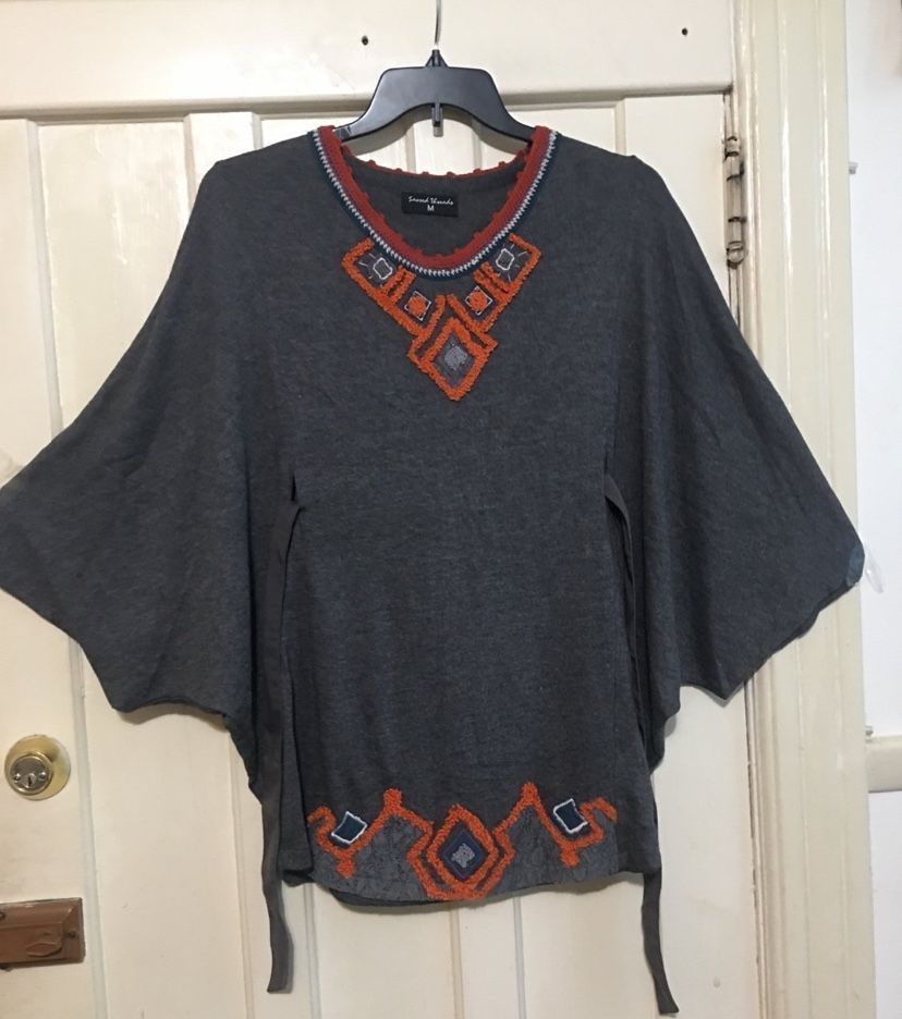 Sacred Threads Women’s Poncho Tunic Top Size Medium