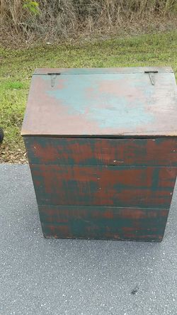 OLD GRAIN BIN