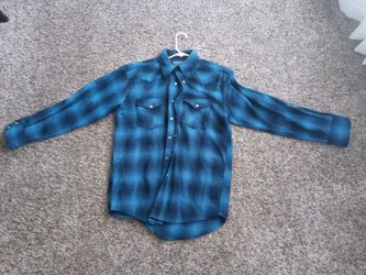 Pendleton , pearl snap buttom Medium