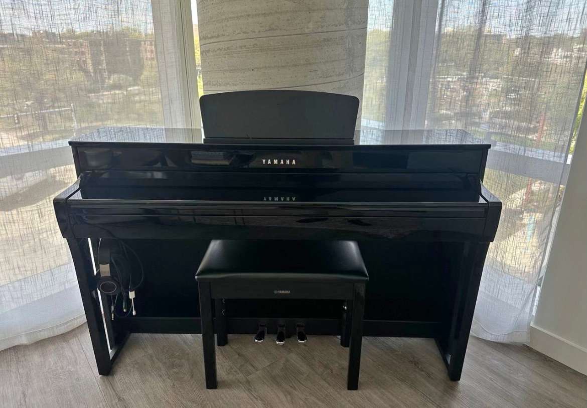 Yamaha-Clavinova-CLP-735-Digital-Piano