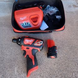 IMPACT DRILL MILWAUKEE 