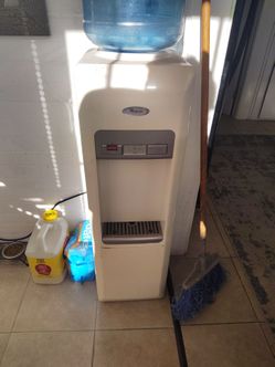 Whirlpool hot and cold water dispenser