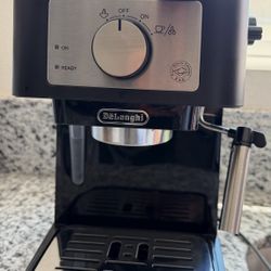 De'Longhi - Stilosa 15 Bar Pump Espresso Machine - Black and Stainless