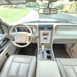 2007 NAVIGATOR ( RUNS EXCELLENT )