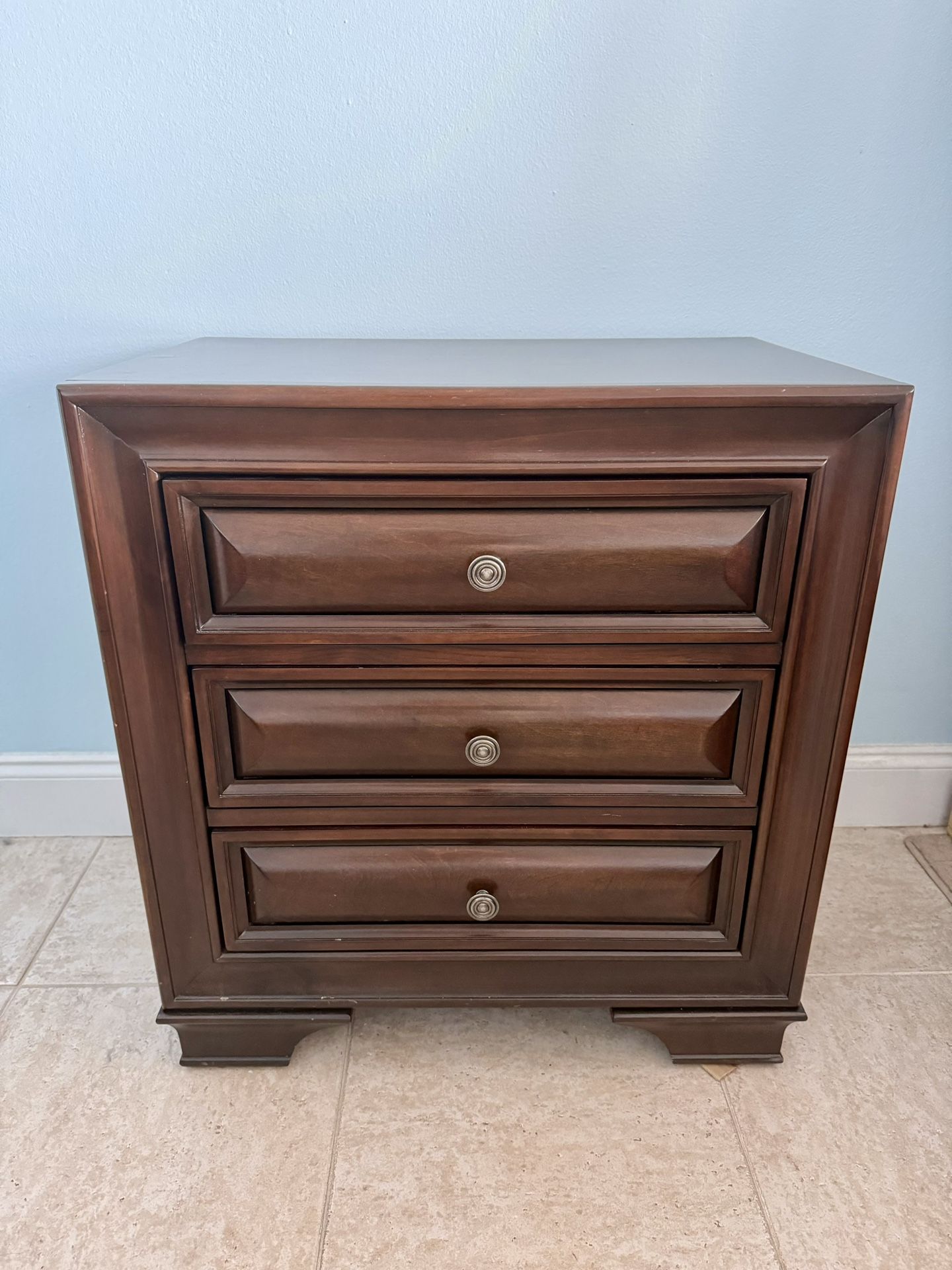 Mill Valley II Cherry Nightstand - Rooms To Go