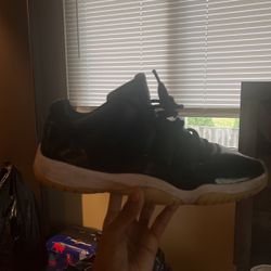 Jordan 11 Low “72’10” 