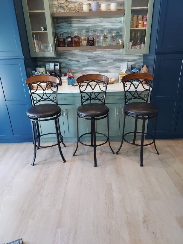 Bar Stools 30 In High And Swivel