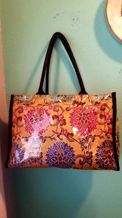 Naturally Knotty Design Knit/Baby Bag Tote...Large Size..Great condition!