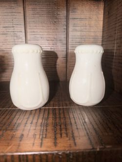 PRINCESS HOUSE PAVILLION SALT & PEPPER SHAKES FIRM