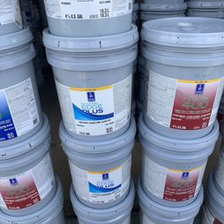 Pintura Blanca y de Color 