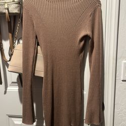 Long Sleeve Dress W Slit 