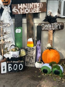 Halloween Decor Lot