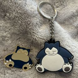 Snorlax Pokemon Keychain And Pin Bundle Set