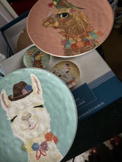 Llama Decorative Plate Set