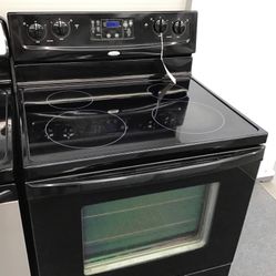 Whirlpool 4 burner Glass Top Range. 1 year Warranty 
