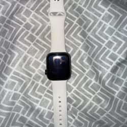 Apple Watch SE (GPS) (2nd Generation)