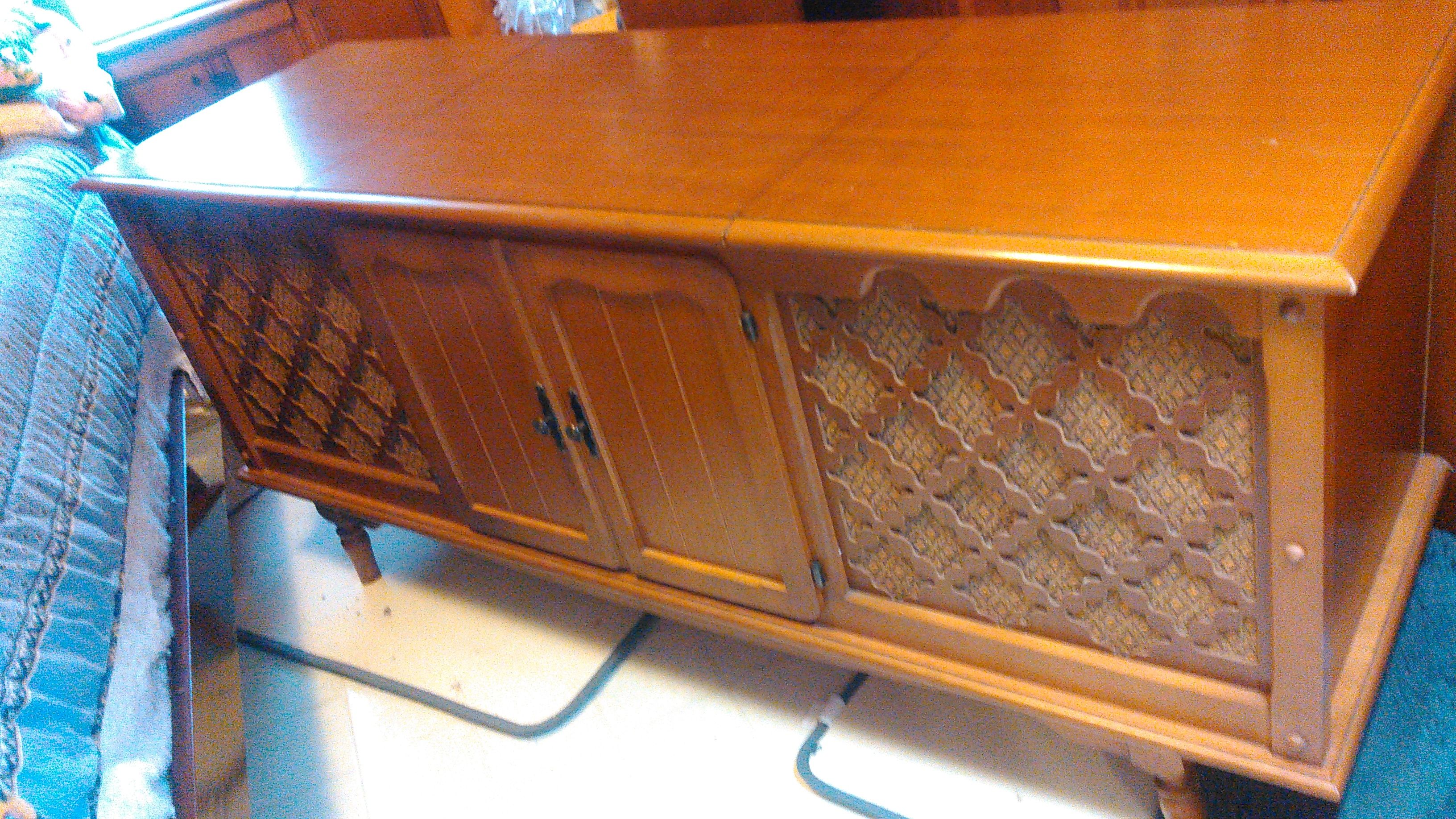 Stereo/Vintage Morse Console Stereo Cabinet