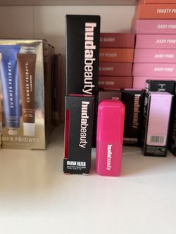 HUDA BEAUTY Blush Filter Soft Glow Liquid Blush FIRM PEICE