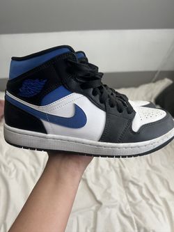 Jordan 1 Mid “Racer blue”