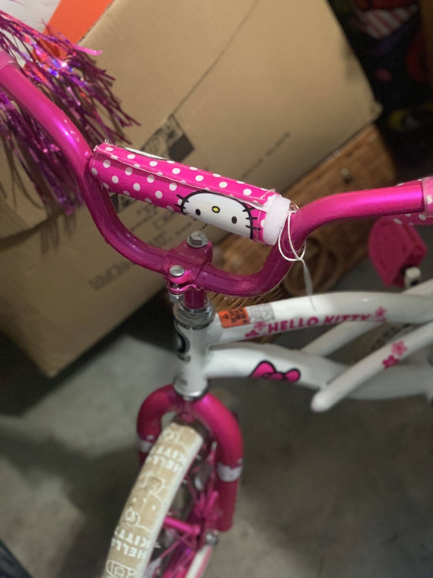 Kids (girl bike) BARELY used