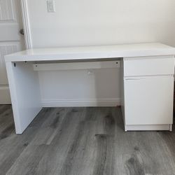 Desk/ Vanity 