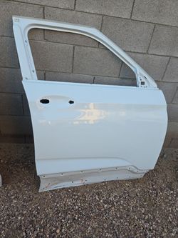CHEVROLET TRAILBLAZER OEM  RIGHT SIDE  FRONT DOOR
