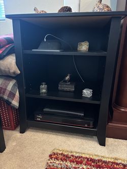 Black table/entertainment/end table