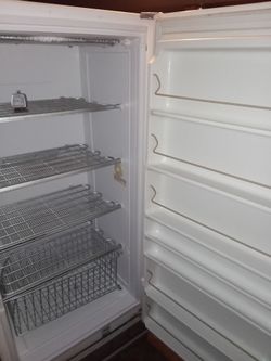 Sears Coldspot White 20.0 Cu Ft Upright Freezer