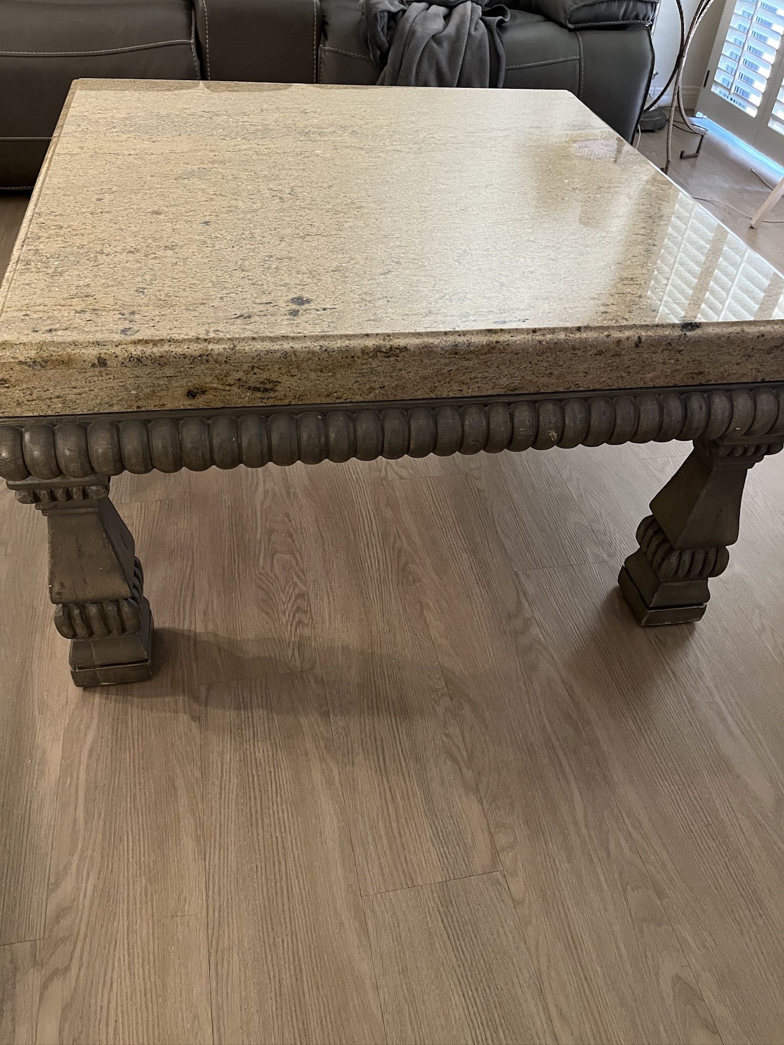 Kreiss 42x42 Coffee Table