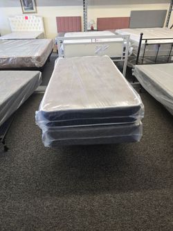 TWIN MATTRESS BOX SPRING AND METAL FRAME