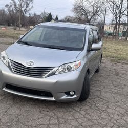 2014 Toyota Sienna