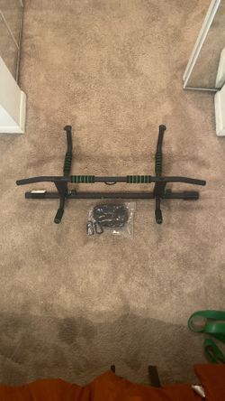 KakiClay Pull Up Bar