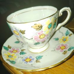 Tuscan Fine Bone China  Made In England No Chips ,Cracks, 1 Cup & Saucer Only