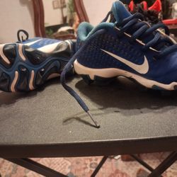 BLUE LIL BOYS NIKE CLEATS SIZE 12C