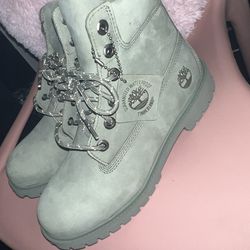 Brand New Green Timberlands Size 6.5Y/8W