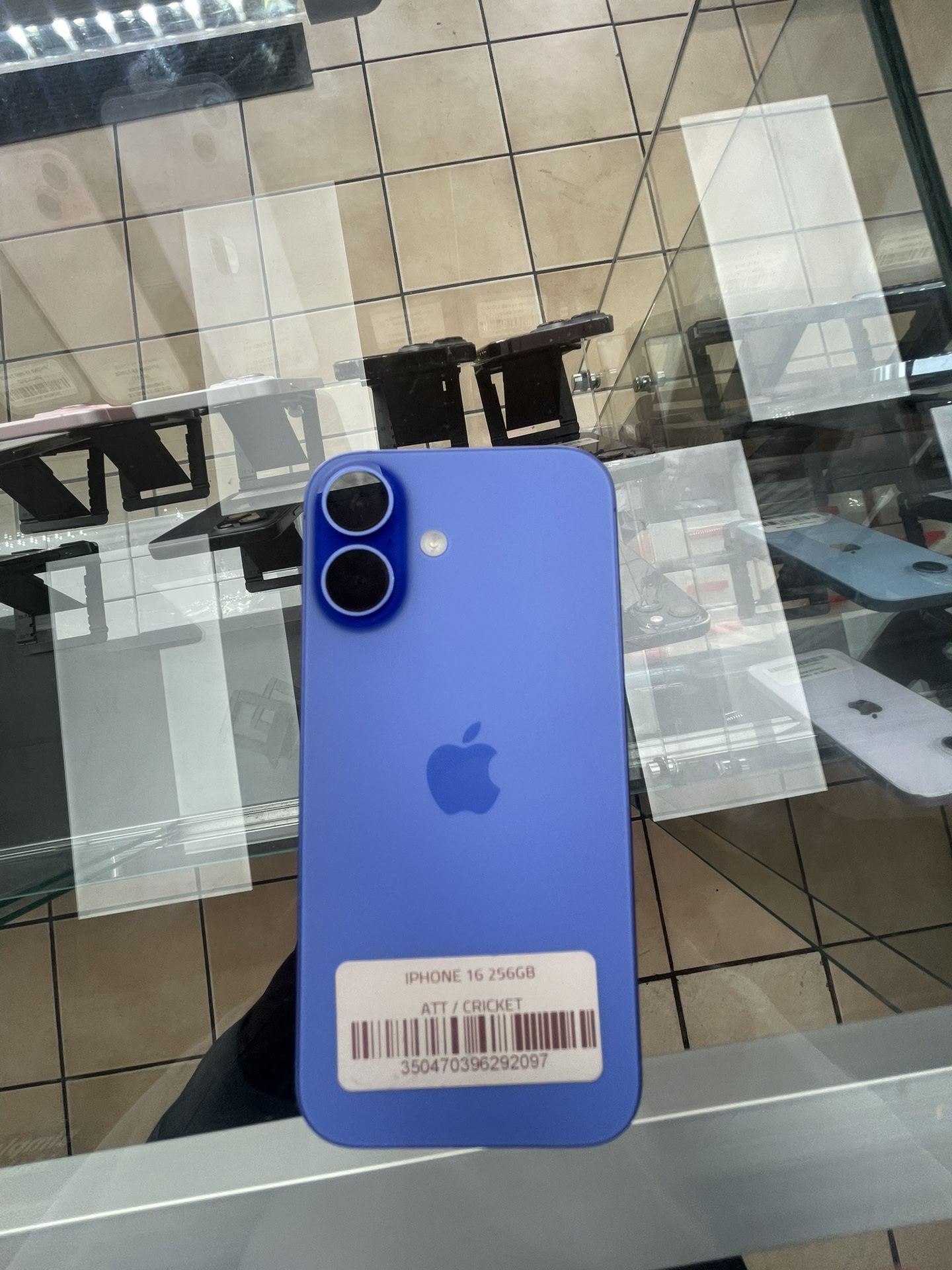 iPhone 16 Blue