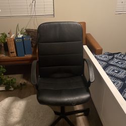 Black Desk Chair