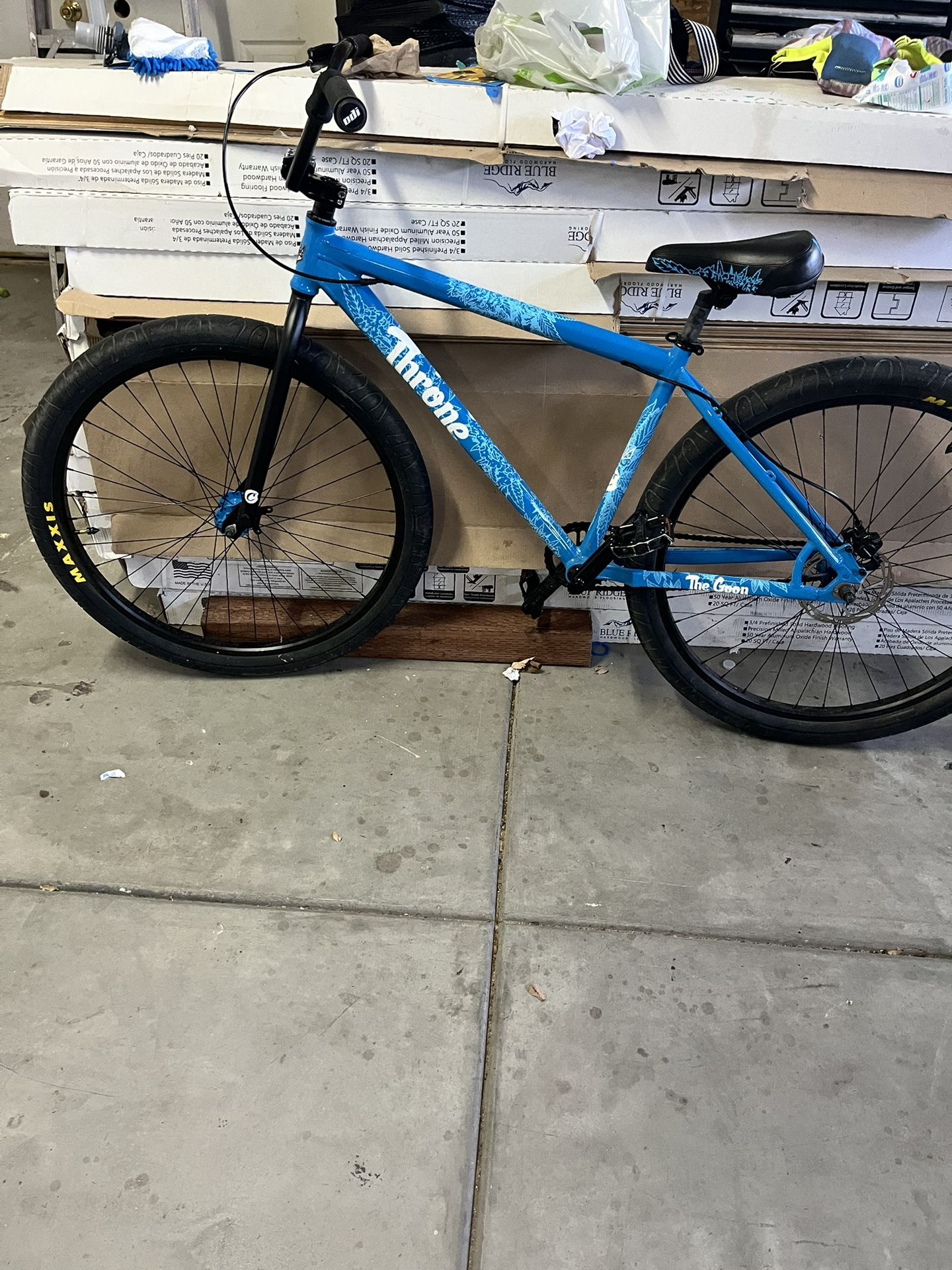 Cookies Throne 29in (this is a rare model)