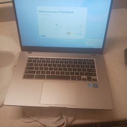 Samsung Chrome Laptop 