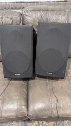 Aiwa Surround Sound Speakers