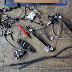 2015 MUSTANG GT S550 2ND GEN - OEM DOOR PARTS & HARDWARE