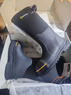 GIEESHIELD Men's Rubber Work Boots Size 7