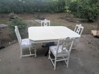 Vintage Shabby chic table and 4 chairs