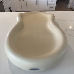 Keekaroo Baby changing 