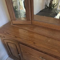 Dresser With Mirror