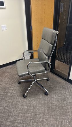Textured office chair