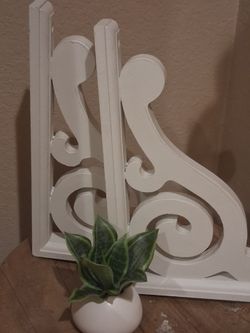 Wood corbels