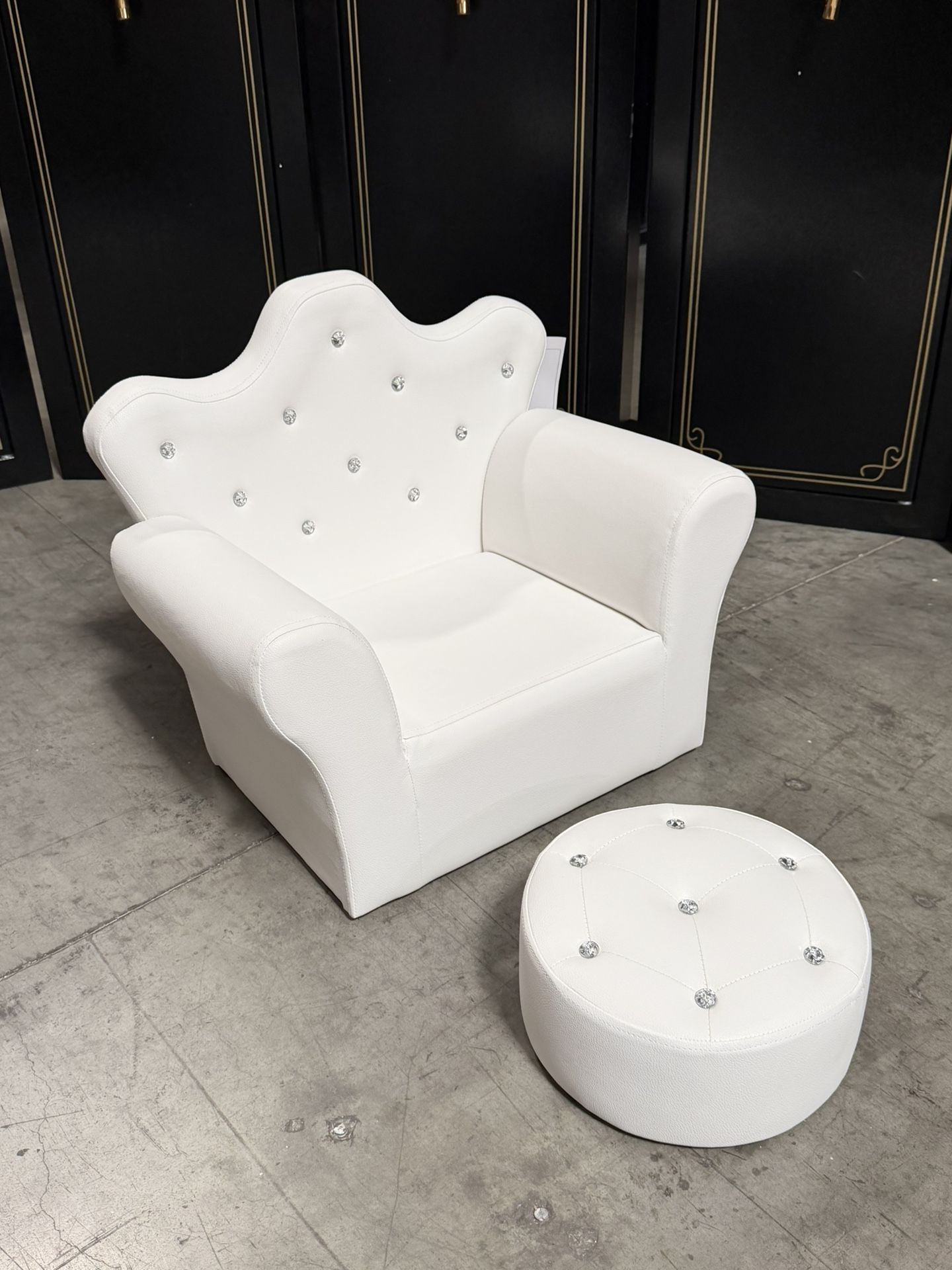 New Kids Upholstered Chair With Ottoman