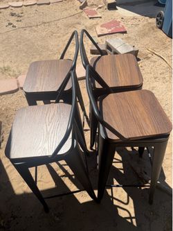 4 long stools