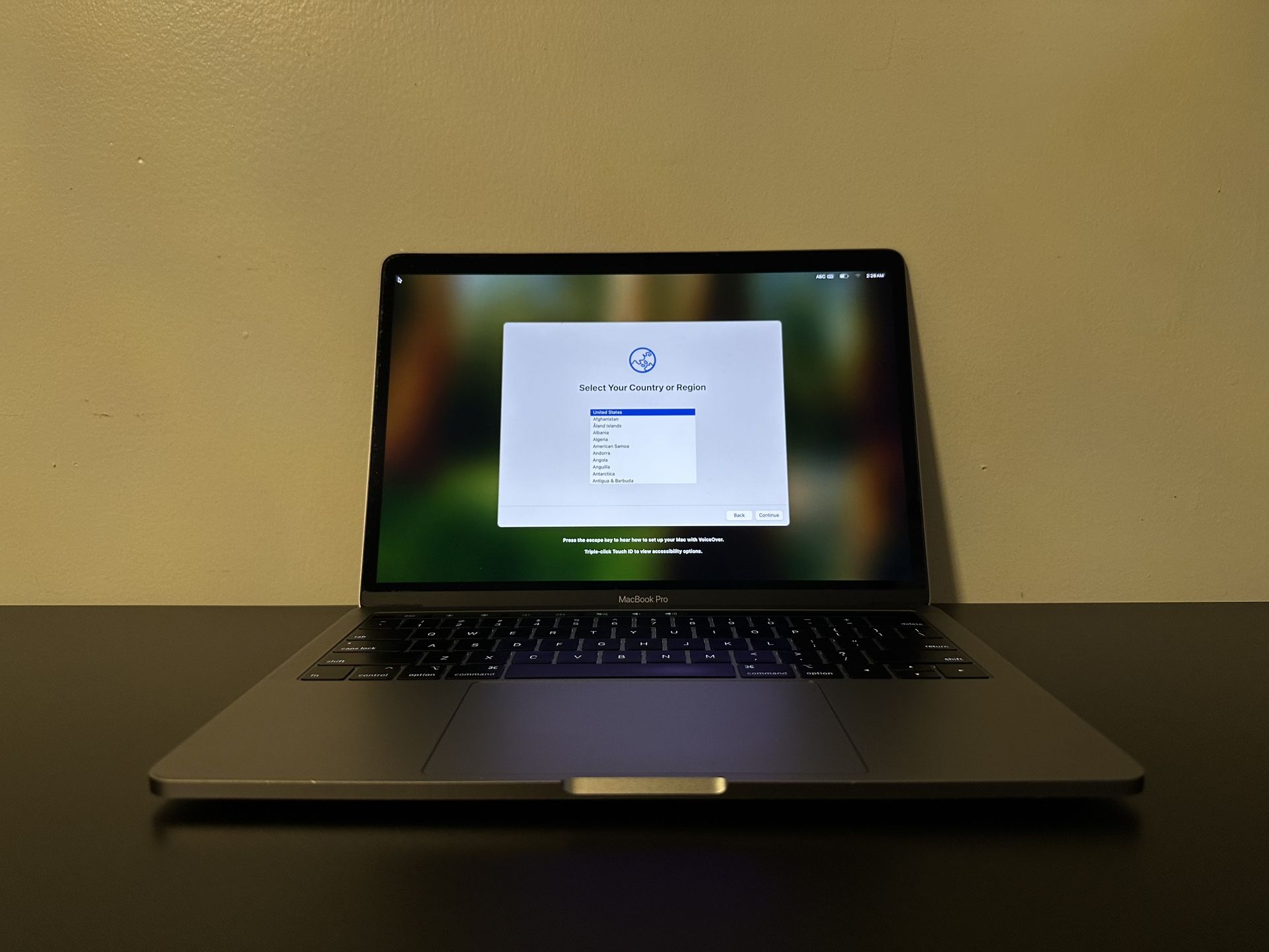 MacBook Pro (13-inch, 2019) Space Gray, 1.4GHz i5, 256GB SSD, 8GB RAM